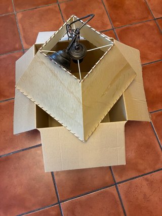 Lámpara rústica de papel y metal
