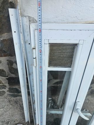 Ventana doble blanca con rejilla 1.13 alto 0.61 an