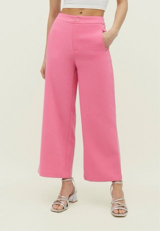 Pantalón culotte rosa Stradivarius