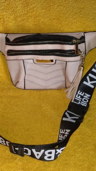 Riñonera de lujo rosa y negra