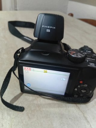 Fujifilm FinePix S4700 Fotocamera Digitale 14 MP