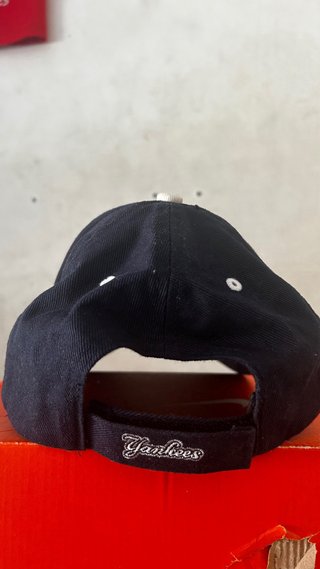 Gorra New Era Yankees Negra y Blanca