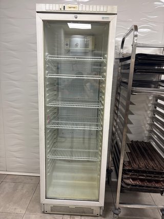 Nevera expositora para tienda