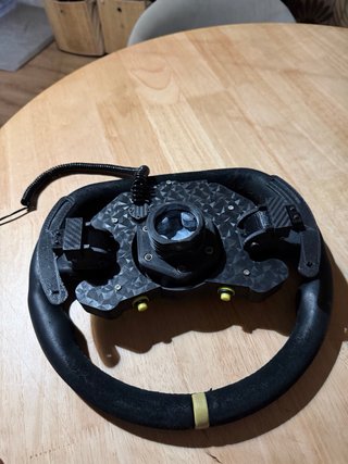 Simulatore completo Thrustmaster per volanti e altro