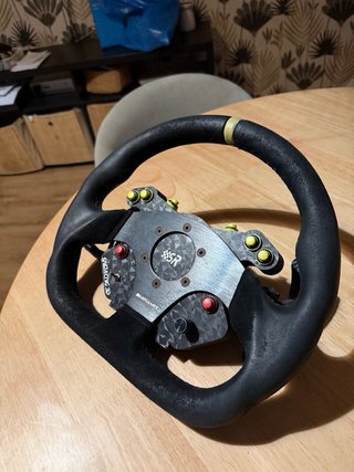 Simulatore completo Thrustmaster per volanti e altro