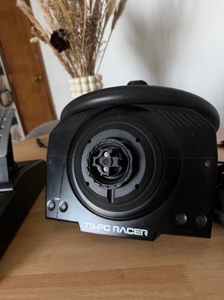 Simulatore completo Thrustmaster per volanti e altro