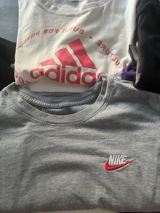 Lote Ropa Marca: Camisetas y Sudaderas