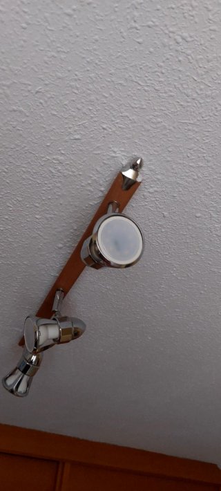 Lámpara de techo 3 focos madera y metal