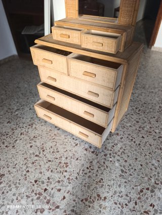 Entradita de mimbre con espejo