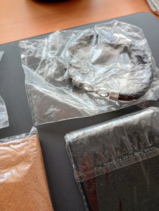 Lote Tarjetero, Billetero, Pulsera y Llavero