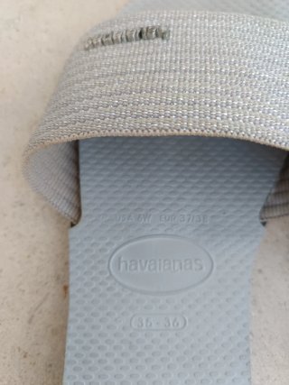 Chinelos Havaianas cinza/prata tam 36