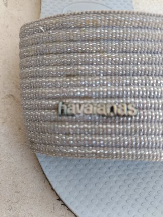Chinelos Havaianas cinza/prata tam 36