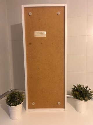 Mueble de baño alto blanco y azul