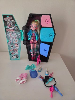 Monster High Lagoona Blue Skulltimate Secrets Neon