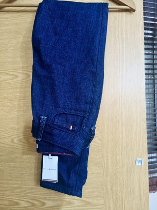 Jeans Tommy Hilfiger NUEVOS con etiqueta (PVP 149€
