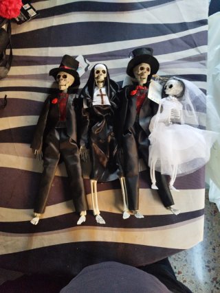 Lote Halloween Esqueletos Novios y Monja