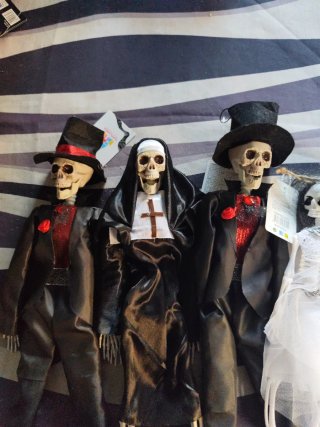 Lote Halloween Esqueletos Novios y Monja