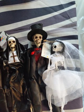 Lote Halloween Esqueletos Novios y Monja