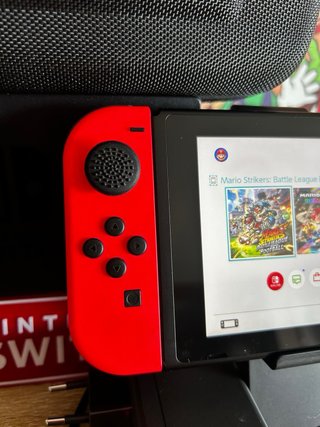 Nintendo Switch Roja + Accesorios