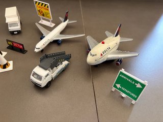 Lote Aviones Delta Juguete