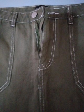 Falda corta verde estilo denim