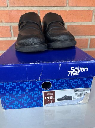 Zapatos negros de velcro para uniforme