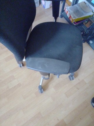 Silla de oficina negra