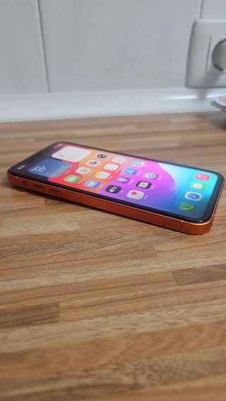iPhone 11 Pro Diseño iPhone 17 Pro Dorado