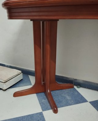 MESA DE MADERA COLOR CEREZO PLEGABLE