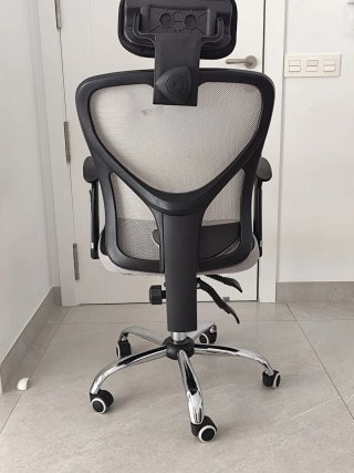 Silla de oficina ergonómica negra
