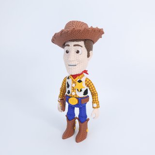 Figura Woody Toy Story 3D estilo crochet