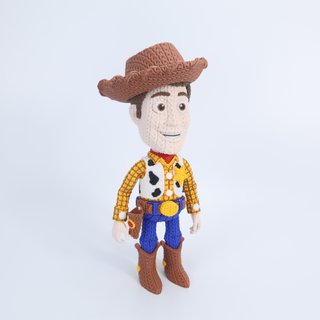 Figura Woody Toy Story 3D estilo crochet