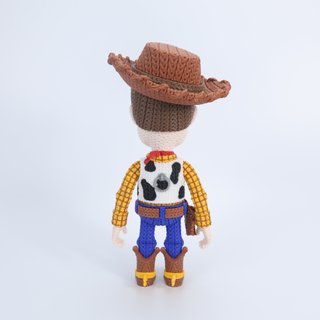 Figura Woody Toy Story 3D estilo crochet