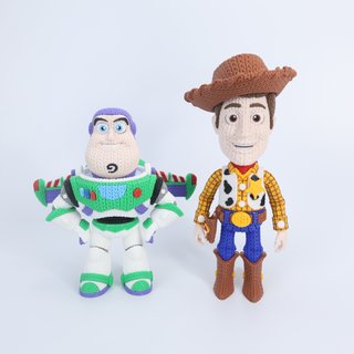 Figura Woody Toy Story 3D estilo crochet