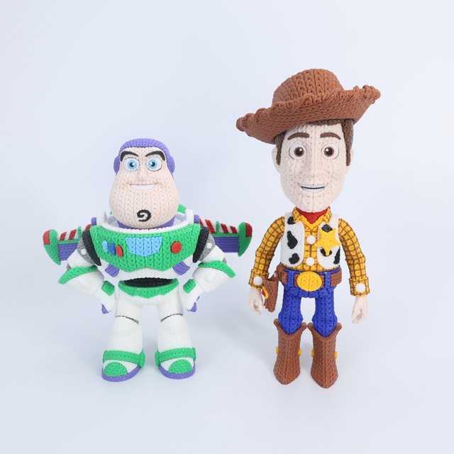 Figura Woody Toy Story 3D estilo crochet