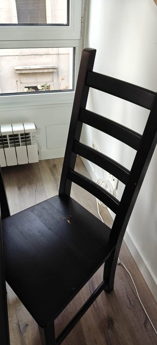 Mesa comedor extensible y 4 sillas negras ikea
