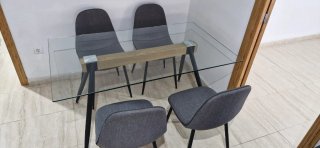 Mesa cristal y 4 sillas comedor