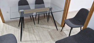 Mesa cristal y 4 sillas comedor