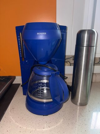Pack cafetera Severin Azul y termo 1,5l