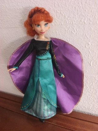 Muñeca de Anna de Frozen con música