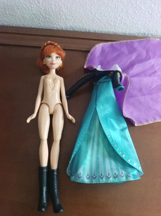 Muñeca de Anna de Frozen con música