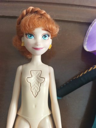 Muñeca de Anna de Frozen con música