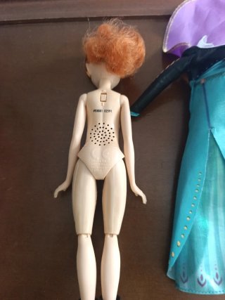 Muñeca de Anna de Frozen con música