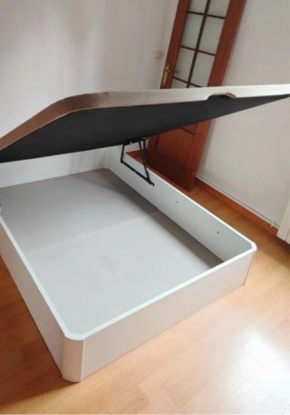 Canapé de madera y tela