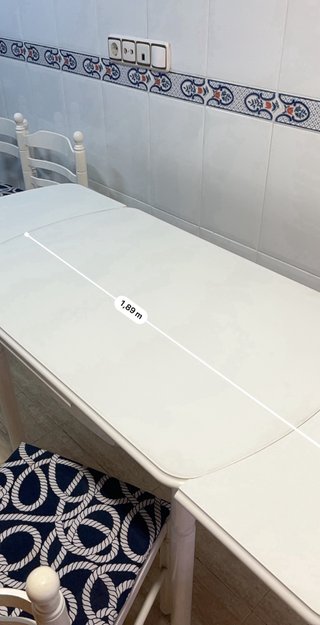 Mesa extensible cocina + 4 sillas + taburete