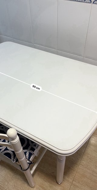 Mesa extensible cocina + 4 sillas + taburete