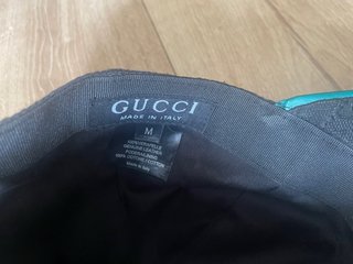 Gorra Gucci Negra con detalles verdes