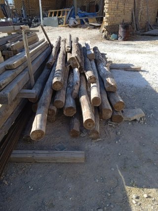 Vigas Redondas y Cuartones de Madera