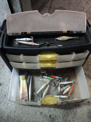 Caja de pesca multiusos