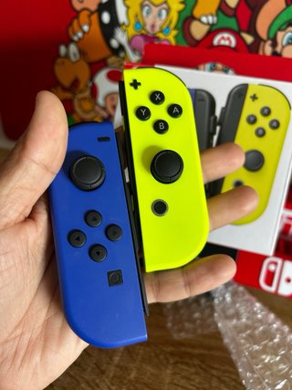 Joy-Con Morado y Amarillo Nintendo Switch ORIGINAL